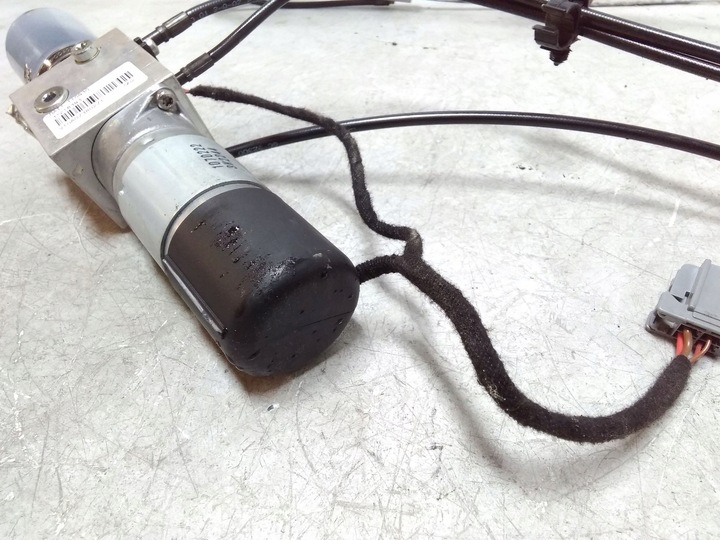 фото №8, Volvo v70 2008 насос / амортизатор крышки задней багажника / комплект