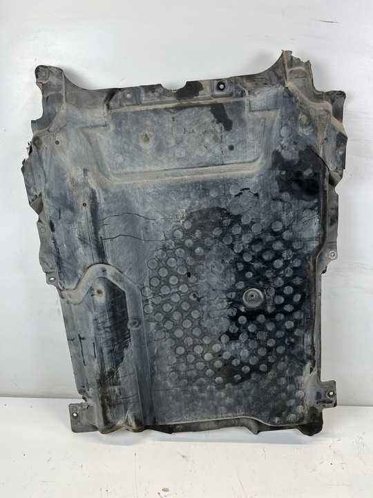 фото №1, Mercedes w205 c-klasa плита защита pod двигатель a2055200423