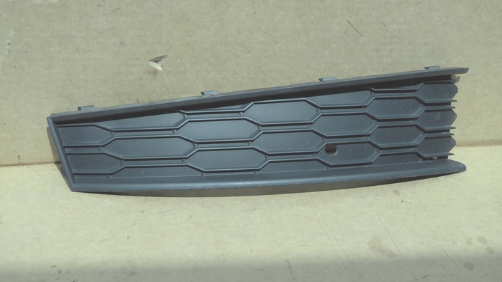 фото №1, Решітка ліва бампера перед skoda scala 657807681a