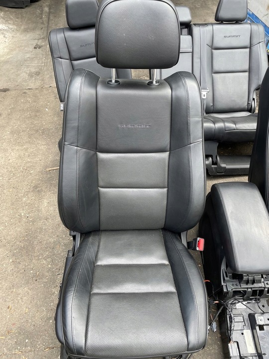 фото №7, Jeep grand cherokee wk2 summit сиденья сиденья обшивки комплект чёрные