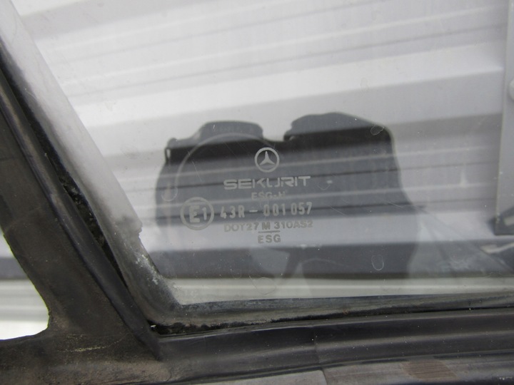 фото №15, 7 mercedes w124 универсал белая левая стекло задняя боковая крыльев + прокладка