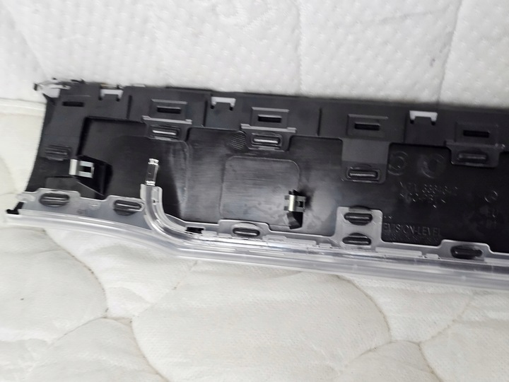 фото №10, Dekor планка захист консолі mercedes a w177 w118 решітка повітропровід led замша