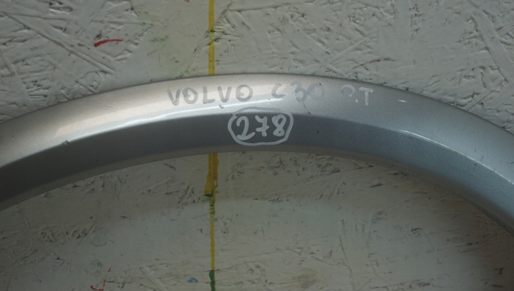 фото №5, Молдинг крыльев правое зад volvo c30 30779141
