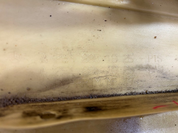 фото №11, Mercedes r-klasa 251 w251 amg бампер зад