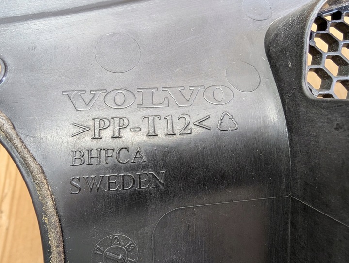фото №11, Volvo v40 ii панель под лобовым стеклом 31278103