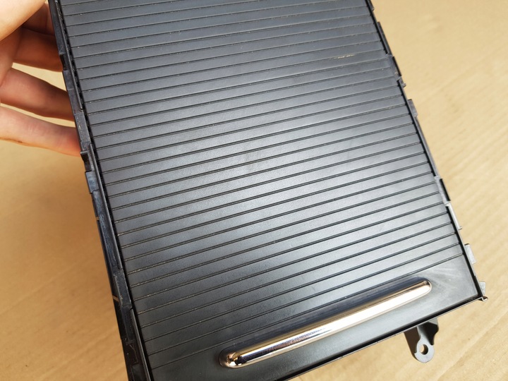 фото №8, Кріплення na напої тунелю середнього vw passat b6 / чорні / європа / гарний