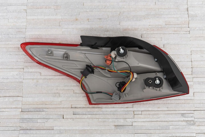 фото №12, Ford focus mk3 iii 2010-14 sedan кузовна лампа задня права bm5113404ce