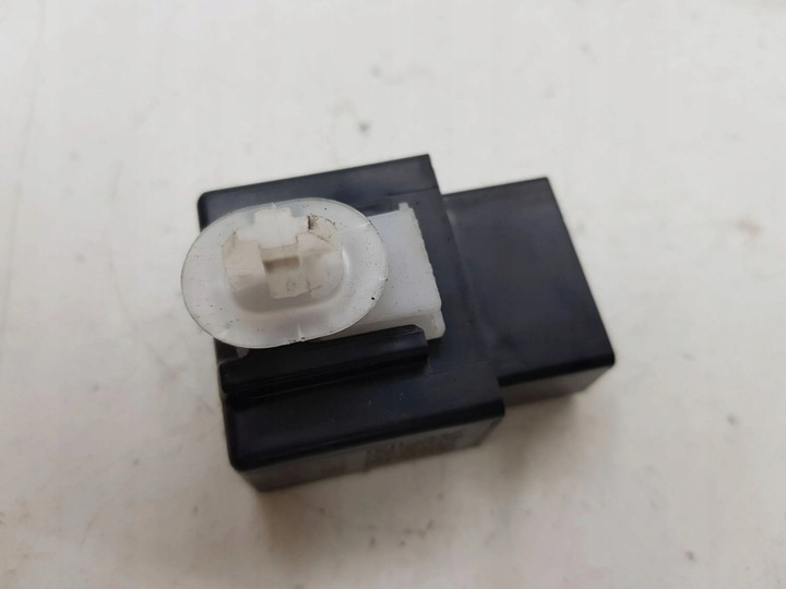 фото №6, Toyota avensis t270 2012 реле / модуль світла задніх