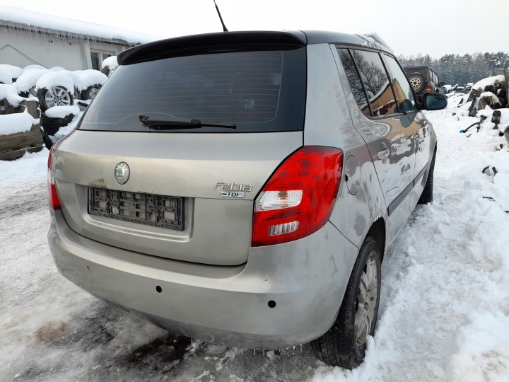 фото №11, Skoda fabia ii фара права зад права задня hb
