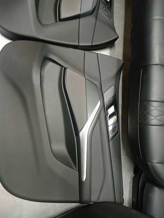 фото №7, Сиденья диван обшивки туннель bmw x5m g05 f95