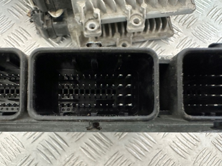 фото №8, Ford c-max mk1 2.0 tdci блок керування двигуном (ecu) 4m51-12a650-ze