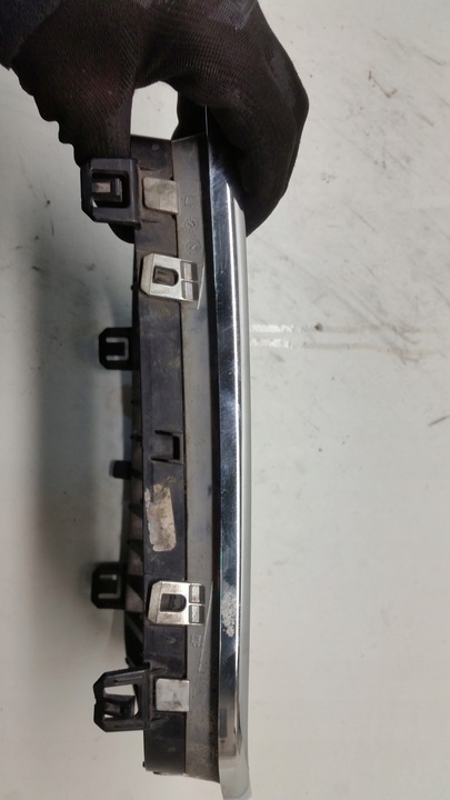 фото №11, Решітка радіатора решітка впуск повітря ліва bmw 1 e81 e87 51137128613 європа гарна