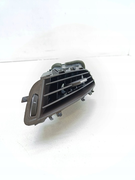 фото №7, Opel zafira c 2012 боковая решётка воздуховод панели распределительной