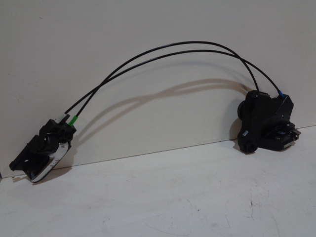 фото №1, Замок правий перед toyota avensis ii t25 06-08