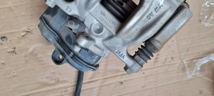 фото №13, Q5 80a суппорт тормозной левый зад 80a615405a