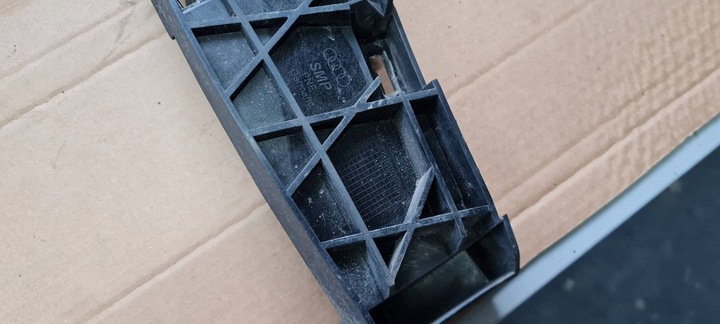 фото №7, A4 b9 8w рестайлінг ковзун тримач кріплення бампера праві зад sedan 8w5807454a