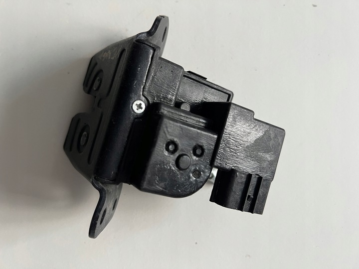 фото №2, Kia venga soul ceed ix20 замок крышки багажника