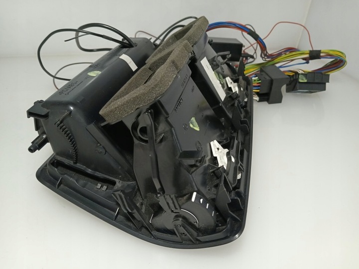 фото №13, Skoda octavia ii бардачок консолі впуск повітря решітка повітропровід 1z0820951