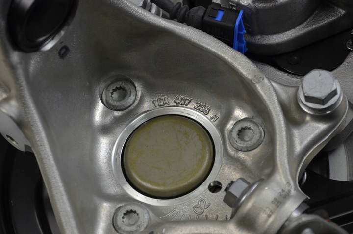 фото №10, Vw id.4 новий оригінальний праві амортизатор mcpherson  поворотна опора супорт гальмівні колодки 1ea407258h