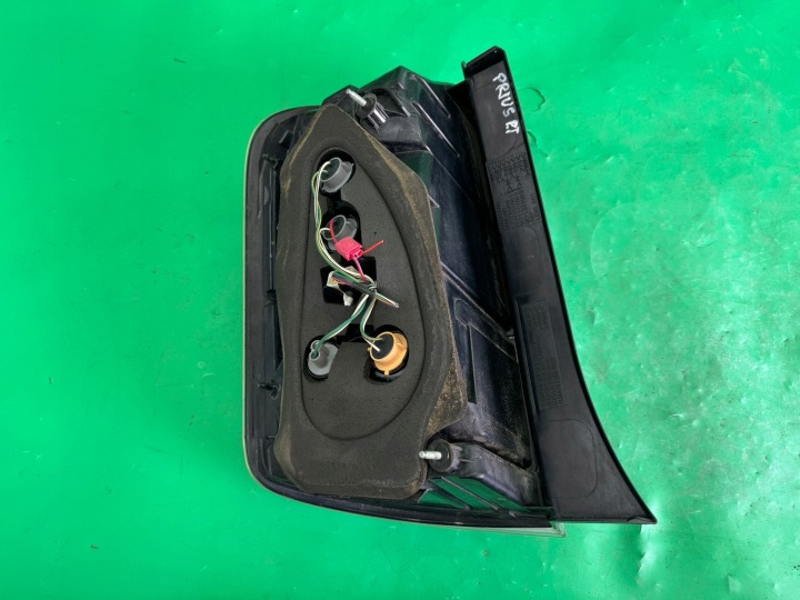 фото №8, Фара права задня зад toyota prius 2 ii xw20 03-09 європа