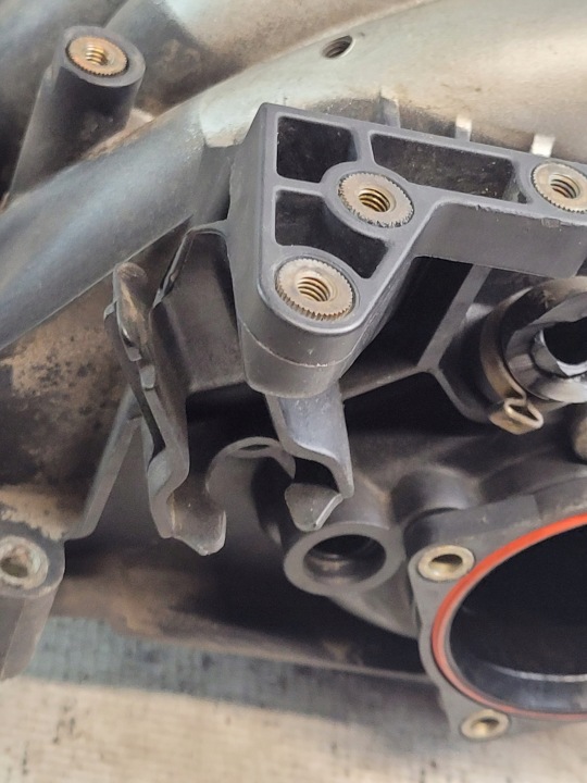 фото №8, Колектор впускний  oem номер 078133151bg lpg audi a6 c5 2.4b 98r.