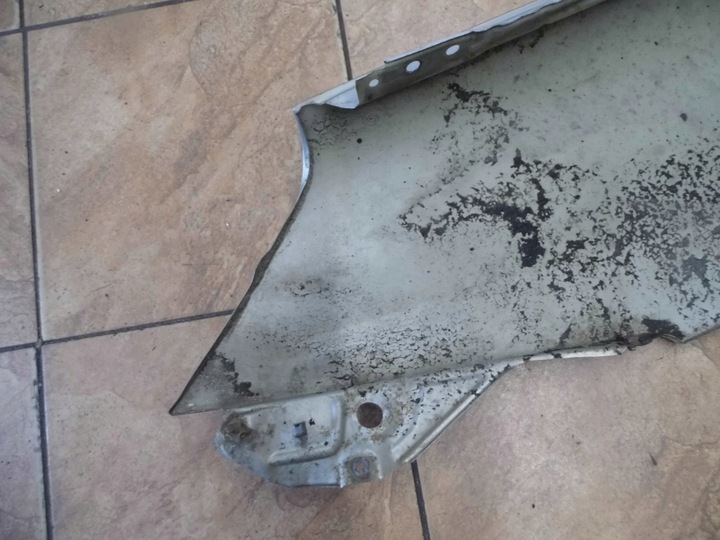 фото №10, Suzuki liana 1.6b 05' крило праві za4d09