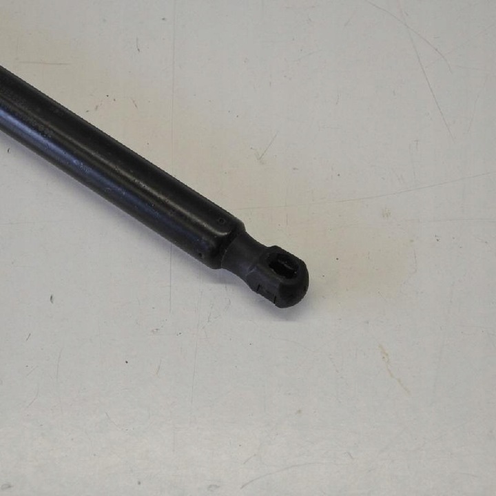 фото №8, Правий амортизатор кришки багажника audi q3 8u 8u0827552 2.0l дизель 100kw