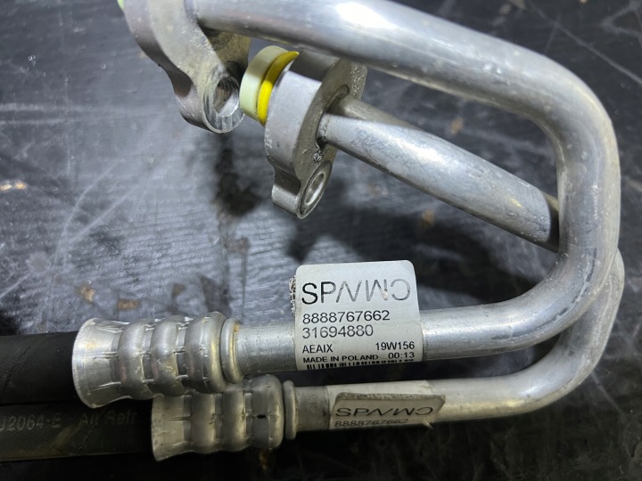 фото №7, Volvo xc40 1.5 t3 труба шланг шланг кондиционера (трубка кондиционера, патрубок автокондиционера) 31694880