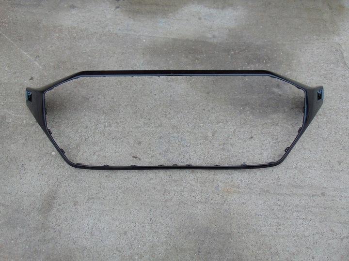 фото №1, Решітка решітка радіатора рамка планка audi q8 e-tron 4m8807725c