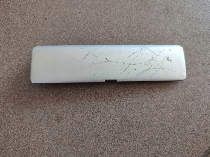 фото №1, Заглушка рейлинг перед avensis t27 универсал