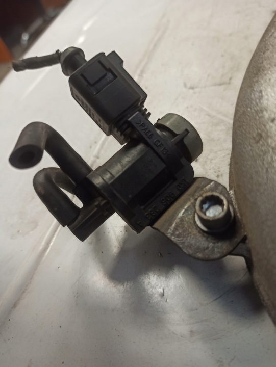 фото №13, Vw passat b6 2.0d колектор впускний  клапан egr 03g129713k 03g129637a 03g128063m