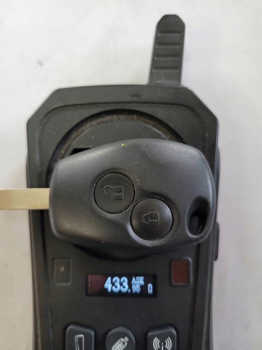 фото №3, Ключ renault clio3kango3 twingo2 pcf7947 чистый