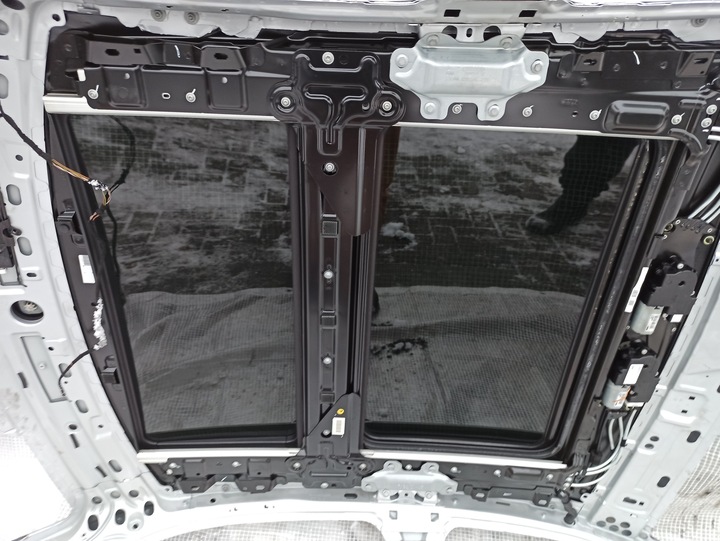 фото №8, Mercedes w204 c-klasa sedan люк панорама ролета дах