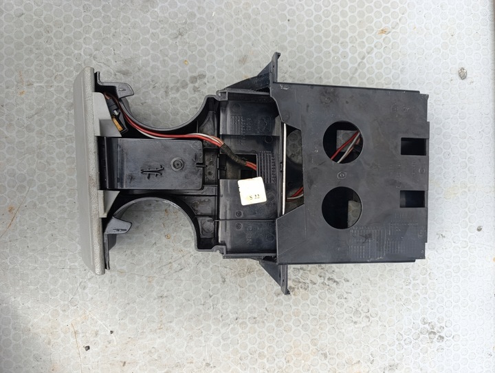 фото №7, Vw t5 подвійний тримач na kubki/napoje пошкоджений без гідропідсилювача uszu