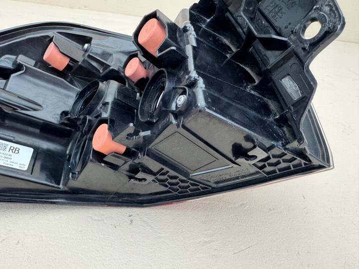 фото №16, Toyota rav4 v 5 19r- лампа w крыло правый зад 81550-42230