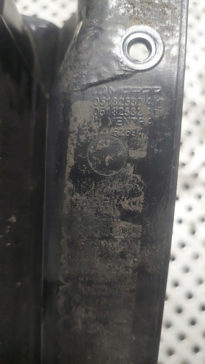 фото №7, Voyager town & country 11-20r лампа праві зад led usa