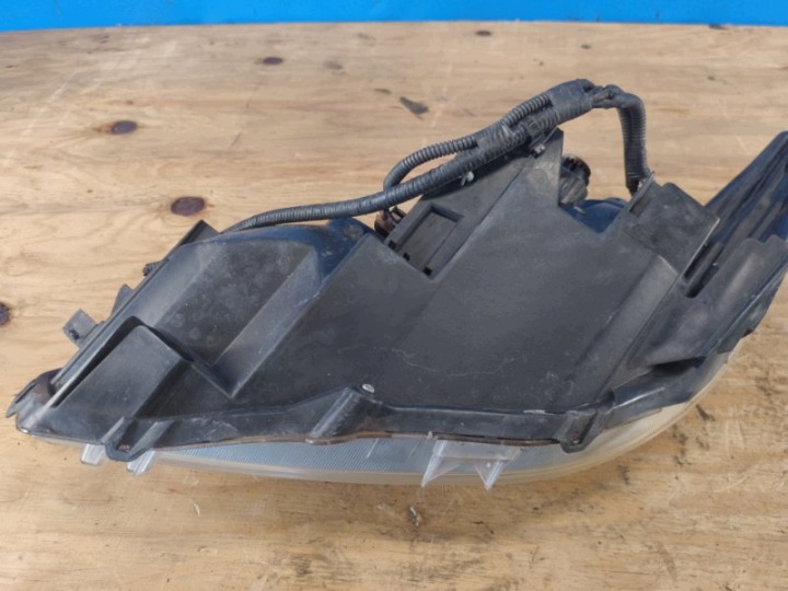 фото №7, Фара / фара передняя правое 81130-47211 toyota prius - 30 09-17