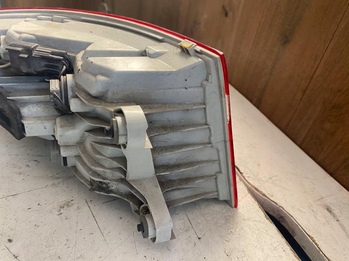 фото №12, Jaguar xe лампа правый зад led