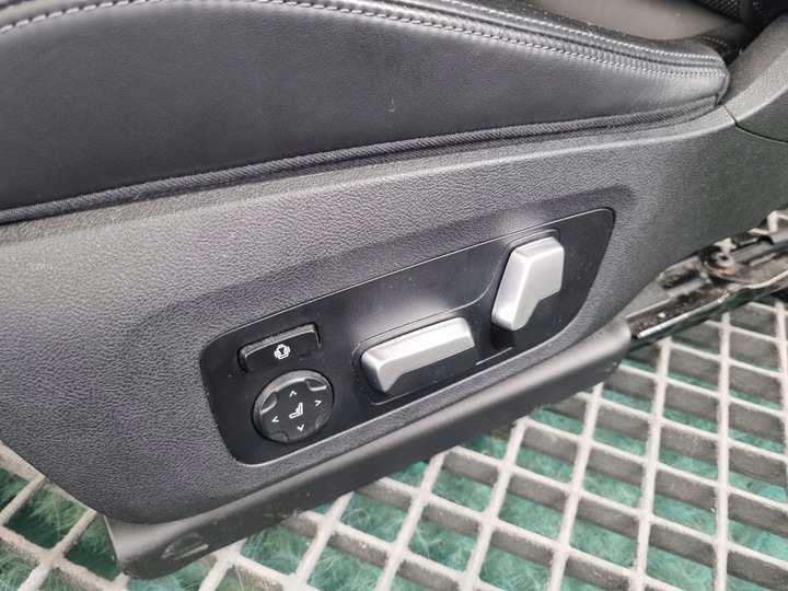 фото №13, Bmw m8 f93 g16 салон шкіра сидіння диван обшивки вентиляція ідеальні !