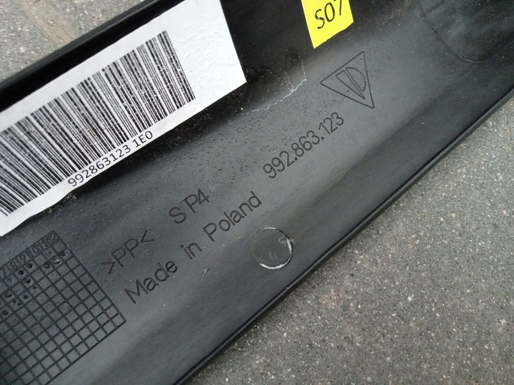 фото №11, Porsche 911 992 - планка захист замка багажника 992863123