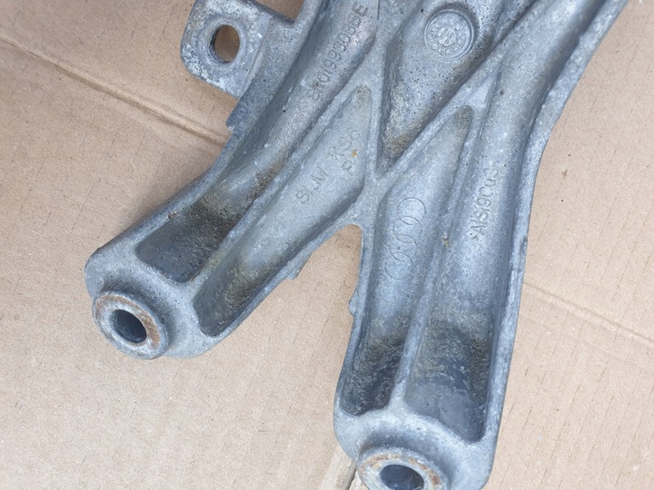 фото №12, Лапи кронштейн двигуна кріплення захист термічна audi a4 b8 8k a5 8t оригінальний номер