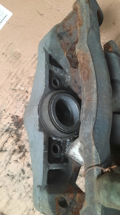 фото №5, Суппорт тормозной 975 перед левый volvo c70