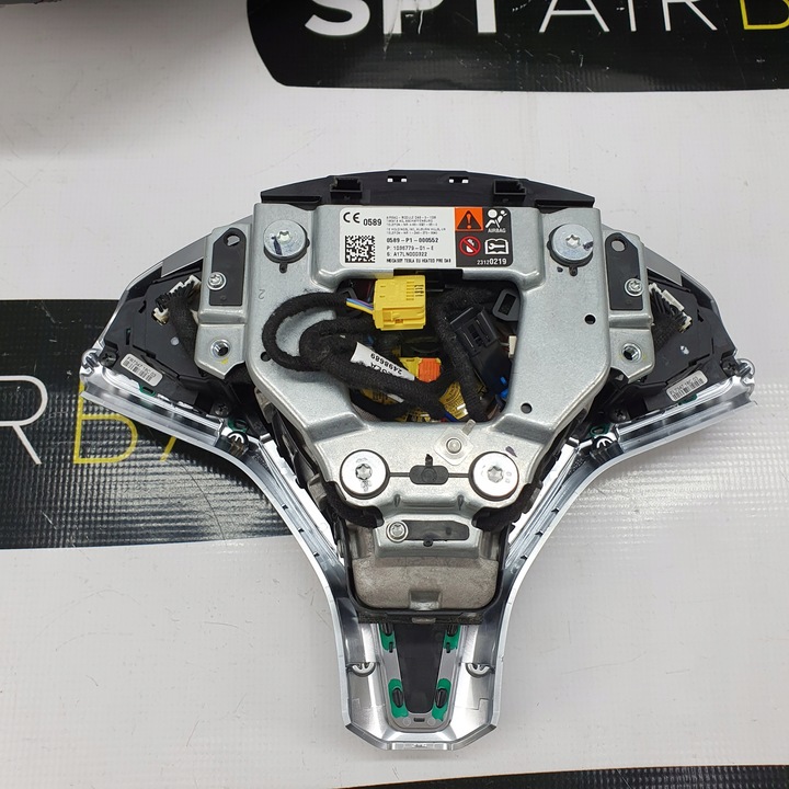 фото №10, Tesla панель консоль подушки ремни подушка безопасности