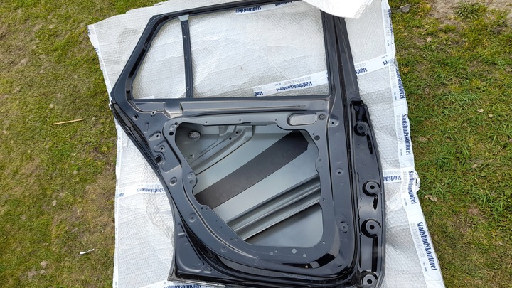 фото №8, Дверь чёрные левая задние mercedes e w213 s213 универсал org адаптер