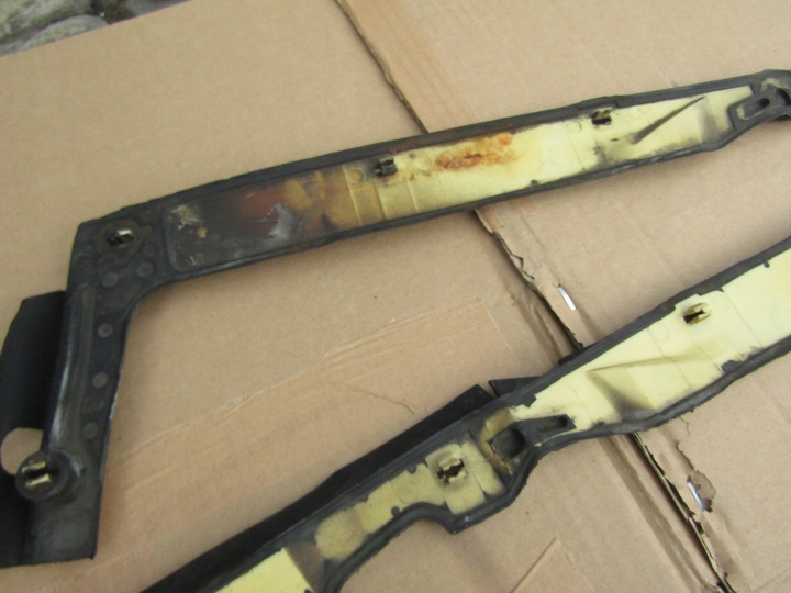 фото №12, 3 mercedes w124 прокладка капота 85-93 kpl l+p