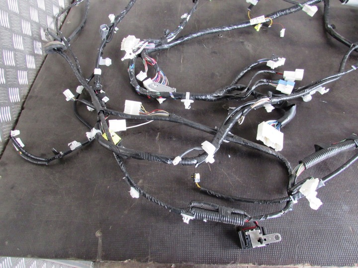 фото №16, Установка жгут кабины toyota corolla e21 19-23r ab161-f2c511-040
