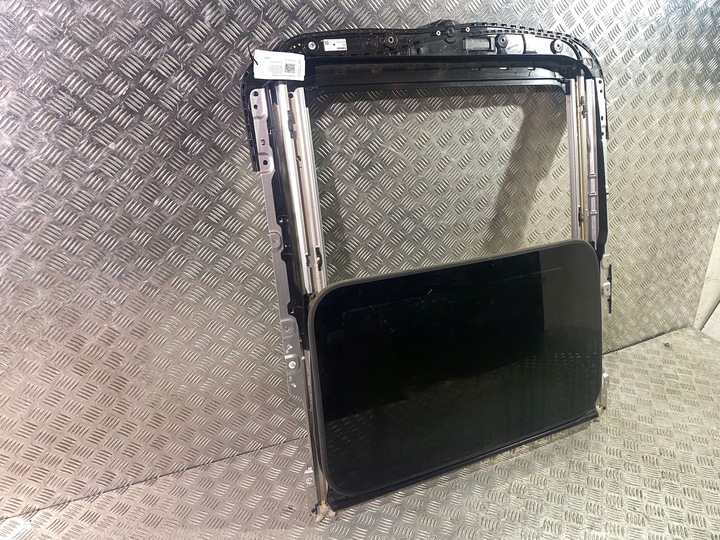 фото №8, Mercedes-benz glc x253 c253 2017 люк комплект a2539067000