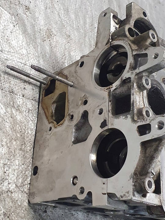 фото №12, Головка оригинальный номер 9682446510 citroen c5 iii 2.0hdi 10r.