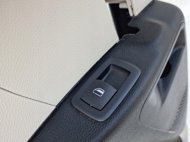 фото №9, Chrysler pacifica боковина дверь левый зад ролета 17r