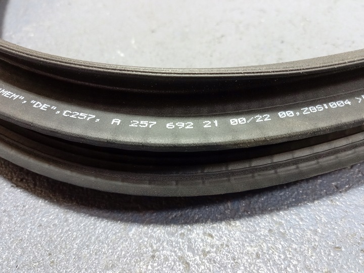 фото №4, Mercedes cls w257 прокладка дверь правые перед